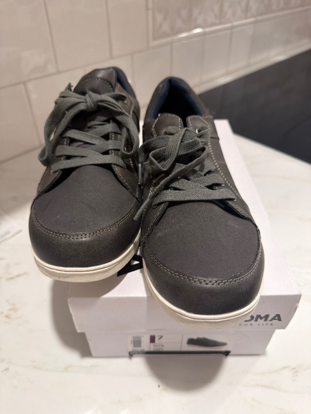 Sonoma Shoes Boys 7 Ollie Grey New